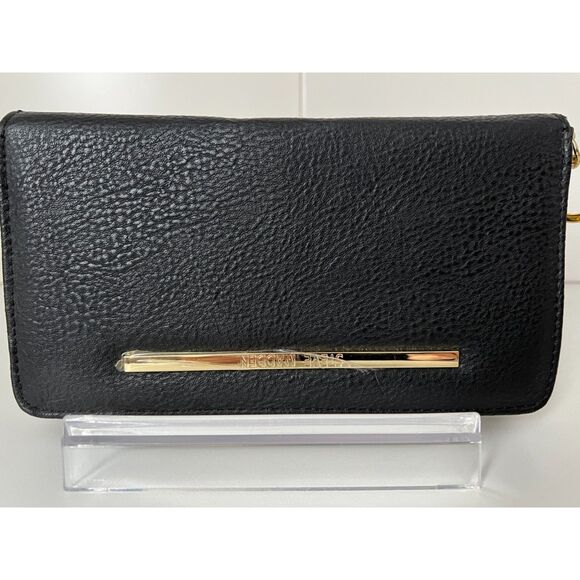 Steve Madden Handbags - Steve Madden faux black leather zip around wallet